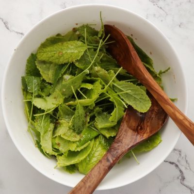Kale Breakfast Salad with Quinoa & Strawberries recipe - step 3