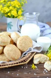 Light & Fluffy Buttermilk Biscuits
