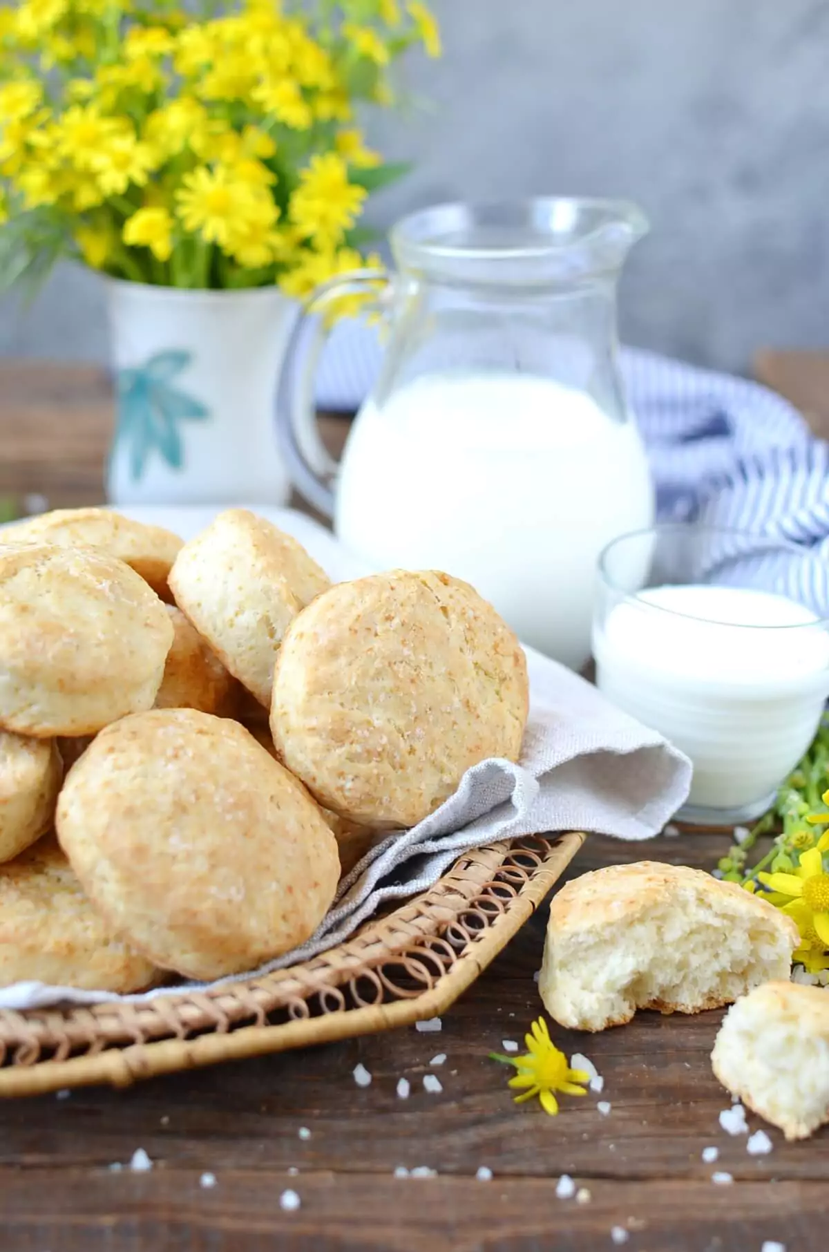 Light & Fluffy Buttermilk Biscuits