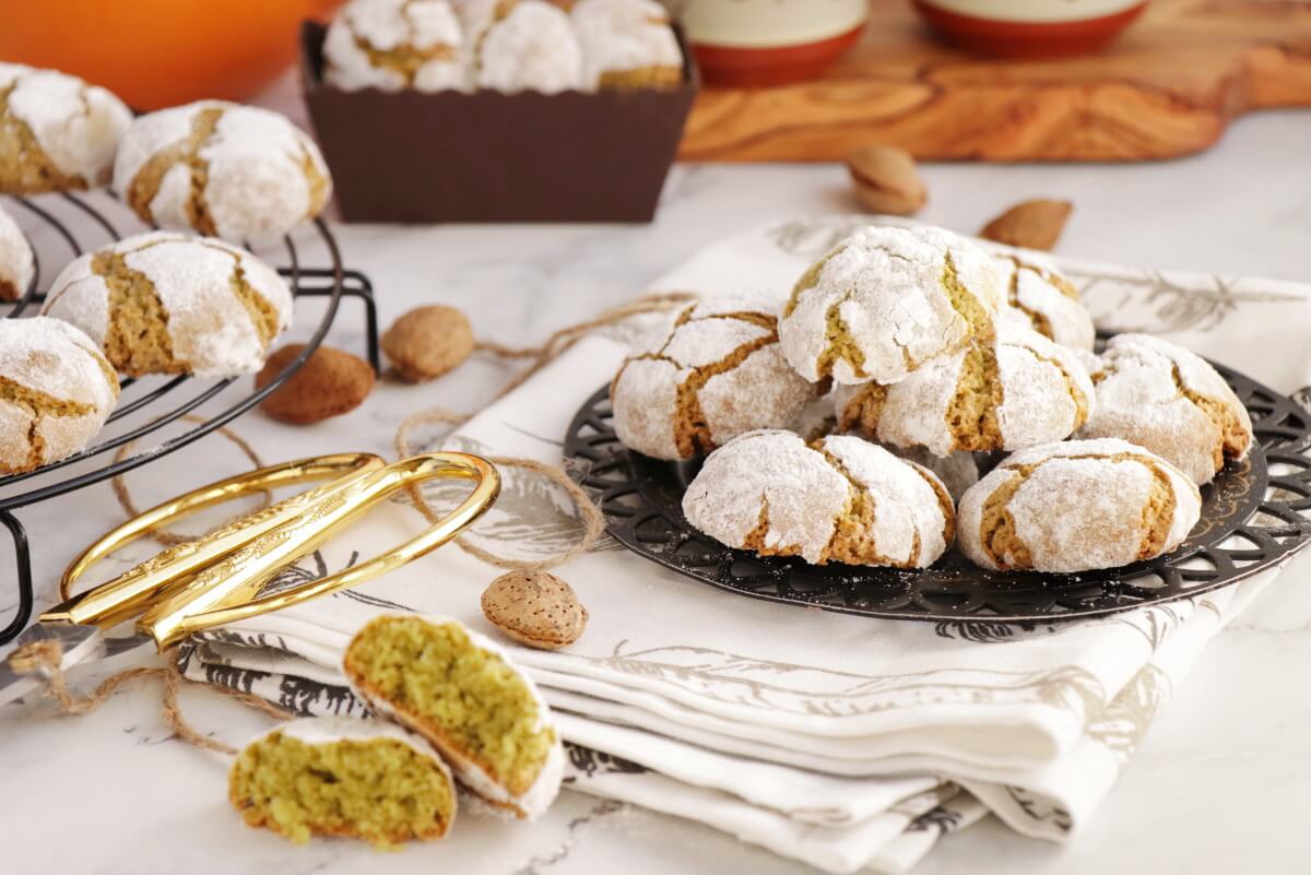 Matcha Amaretti Cookies