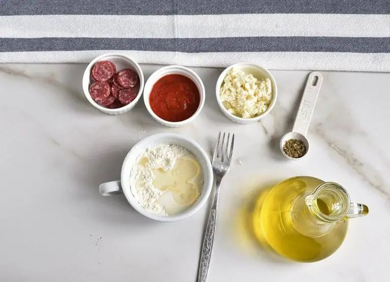 Microwave Mug Pizza recipe - step 2