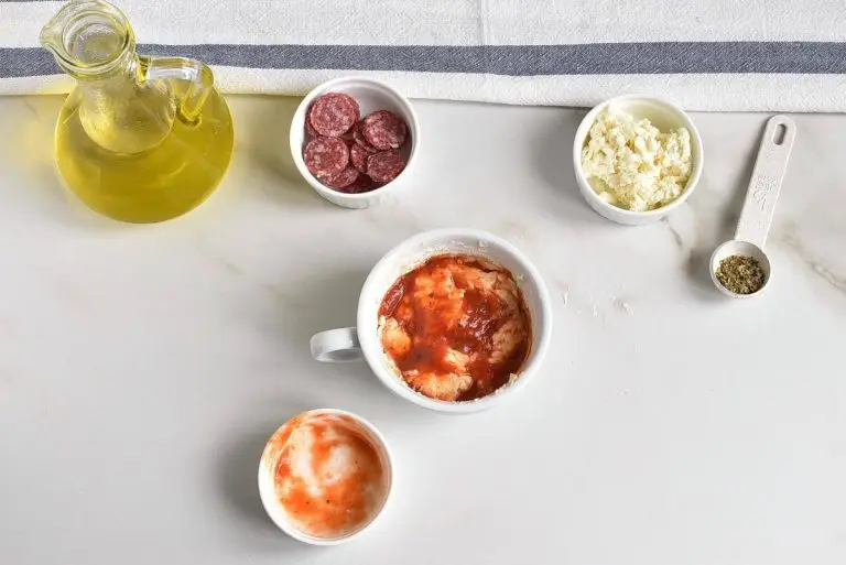 Microwave Mug Pizza recipe - step 3