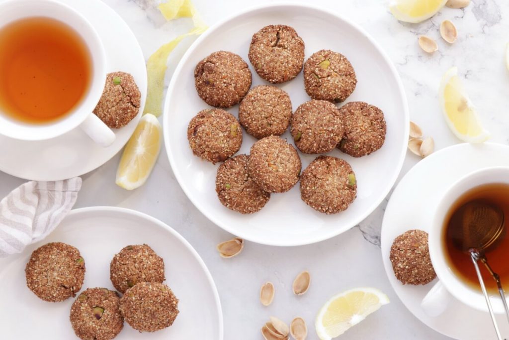 How to serve Millet, Almond and Pistachio Cookies