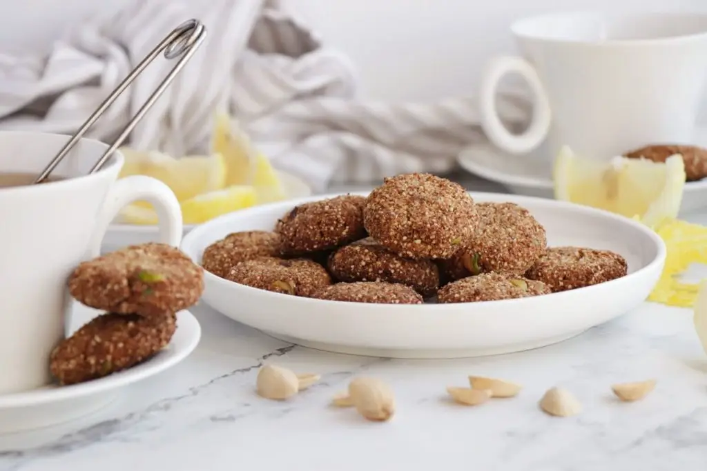 Millet, Almond and Pistachio Cookies