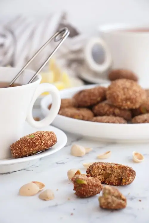 Millet, Almond and Pistachio Cookies