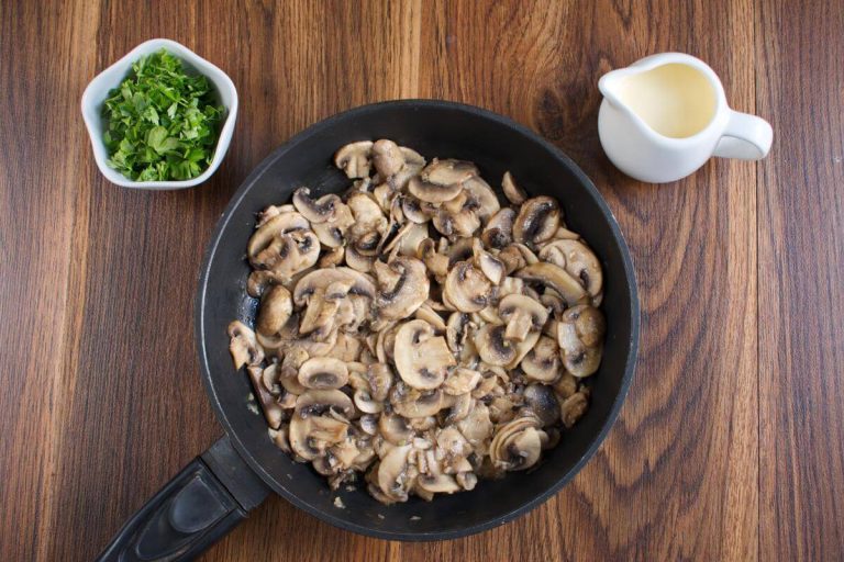 Step 2 - Mini Creamy Mushroom Pies