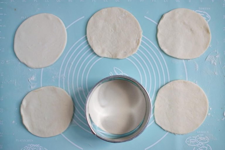 Step 4 - Mini Creamy Mushroom Pies