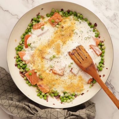 Pasta with Salmon & Peas recipe - step 3