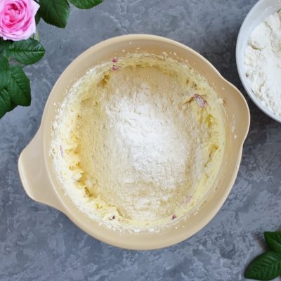 Rose Petal Cookies recipe - step 4