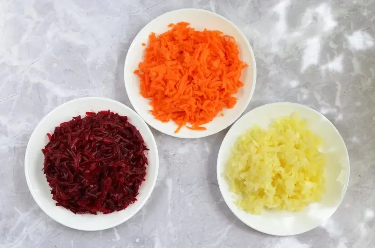 Shuba (Fur Coat Salad) recipe - step 4