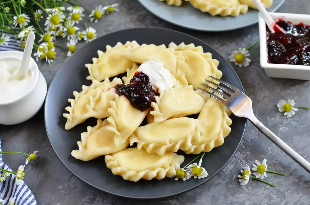 Vareniki with Farmers Cheese Recipe-How To Make Vareniki with Farmers Cheese-Delicious Vareniki with Farmers Cheese