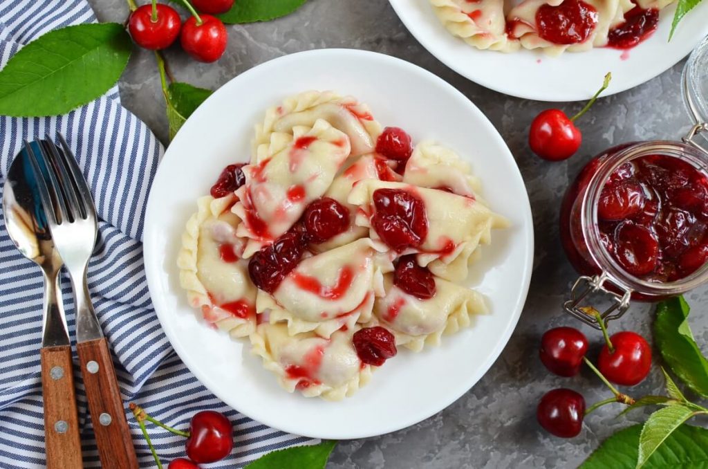 How to serve Vareniki (Pierogi) with Cherries