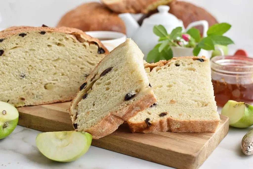 Apple Raisin Bread