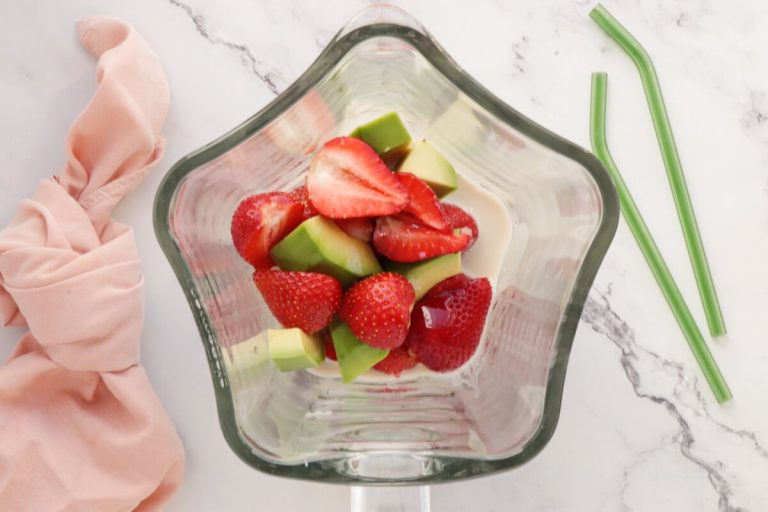 Step 1 - Avocado & Strawberry Smoothie