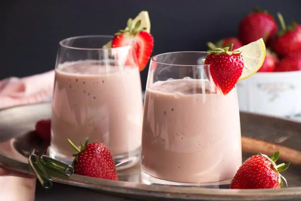 Avocado & Strawberry Smoothie Recipe-Healthy Avocado Strawberry Smoothie-Strawberry Smoothie with Milk
