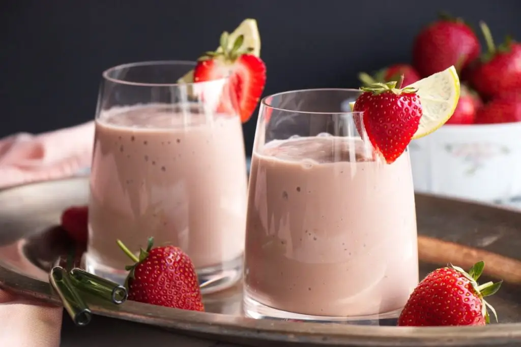 Avocado & Strawberry Smoothie
