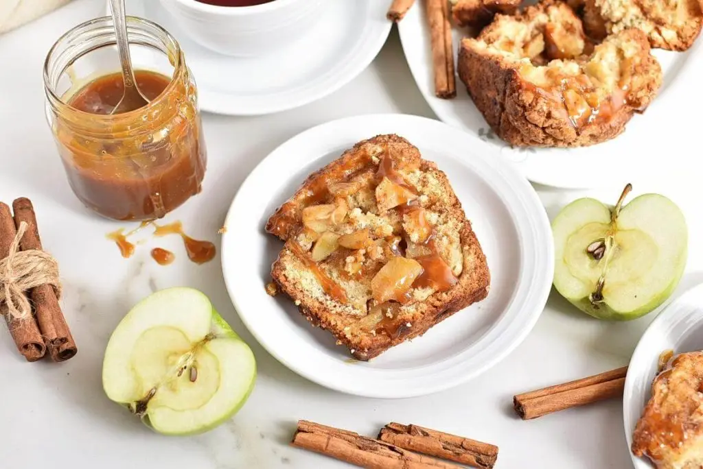 Caramel Apple Pull-Apart Bread