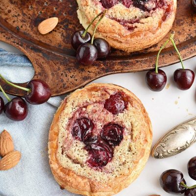 Cherry jam and almond galettes Recipes–Homemade Cherry jam and almond galettes–Easy Cherry jam and almond galettes