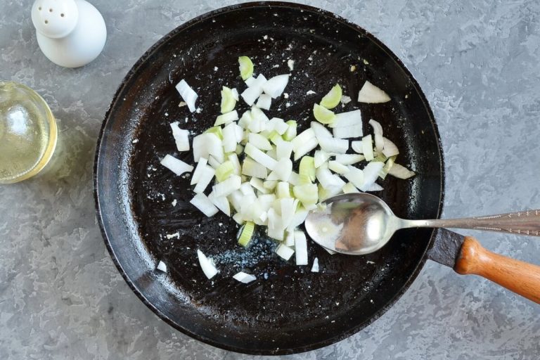 Step 5 - Chicken Cabbage Savory Pirog