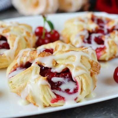 Easy Cherry Turnovers with Puff Pastry Recipe - Cook.me Recipes