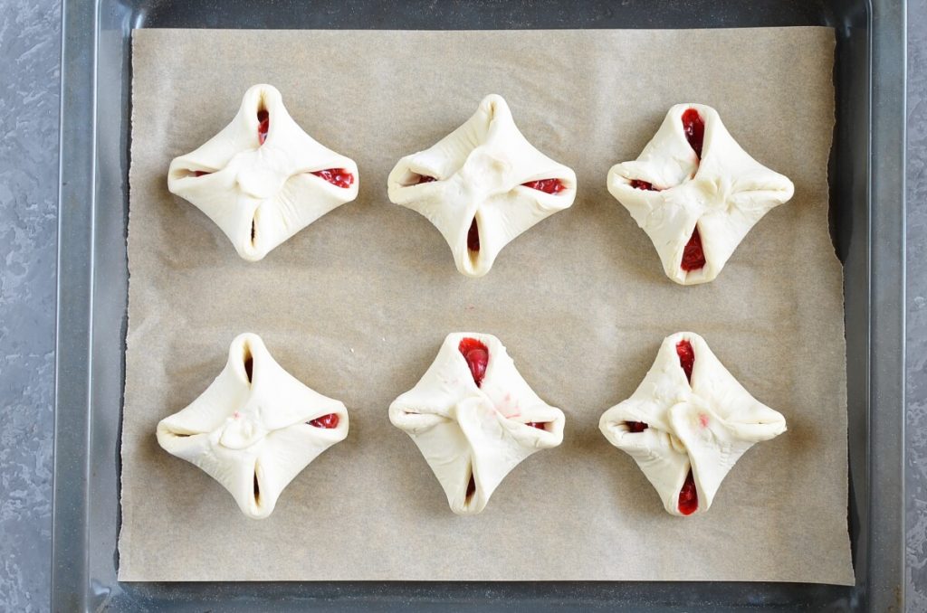 Easy Cherry Turnovers with Puff Pastry recipe - step 5