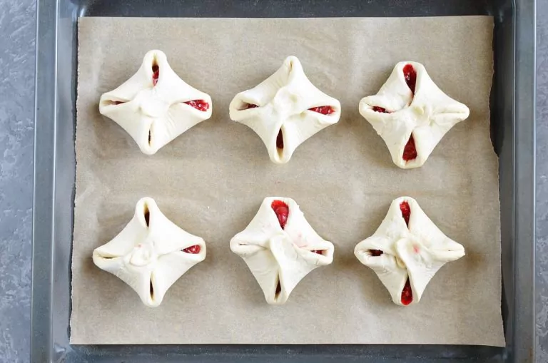 Step 5 - Easy Cherry Turnovers with Puff Pastry