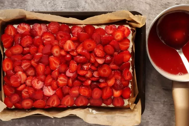 Step 11 - Fresh Strawberry Cake