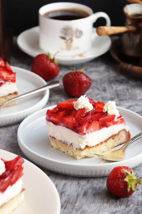 Fresh Strawberry Cake
