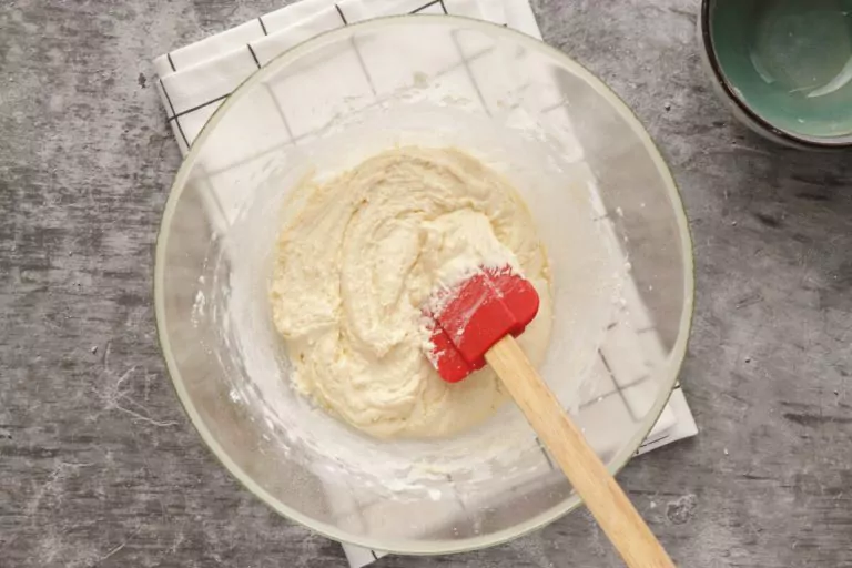 Step 4 - Fresh Strawberry Cake