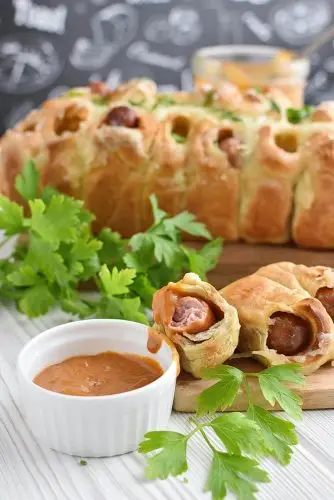 Best Pigs in a Blanket Pull-Apart Bread