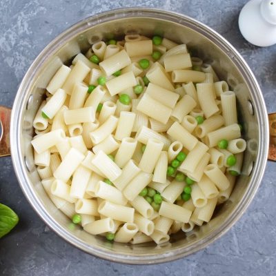 Rigatoni & Cheese with Peas recipe - step 7
