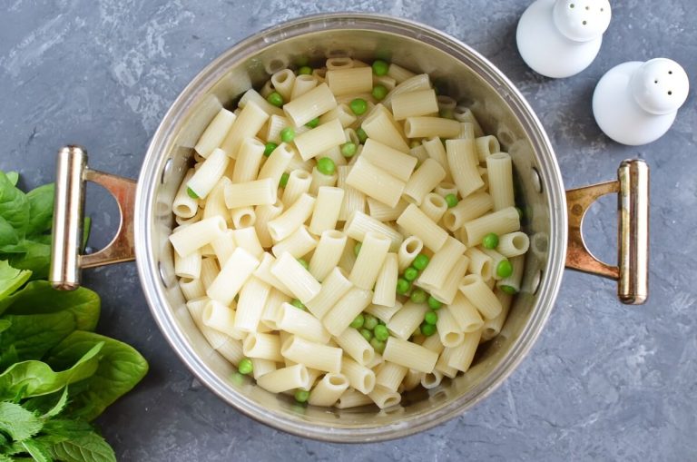 Step 7 - Rigatoni & Cheese with Peas