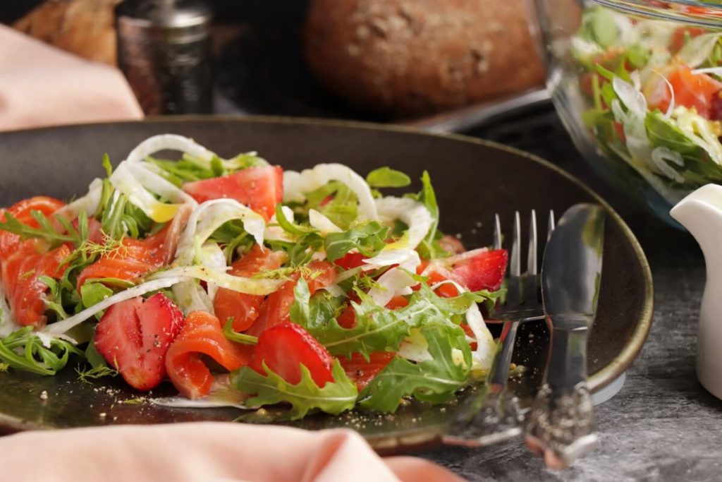 Salmon, Strawberry & Fennel Salad Recipe-Salmon Salad with Fennel and Strawberries-Salmon Fennel Summer Salad