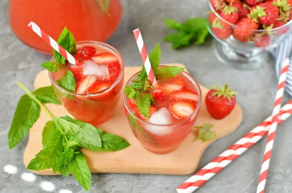 Southern Strawberry Sweet Iced Tea