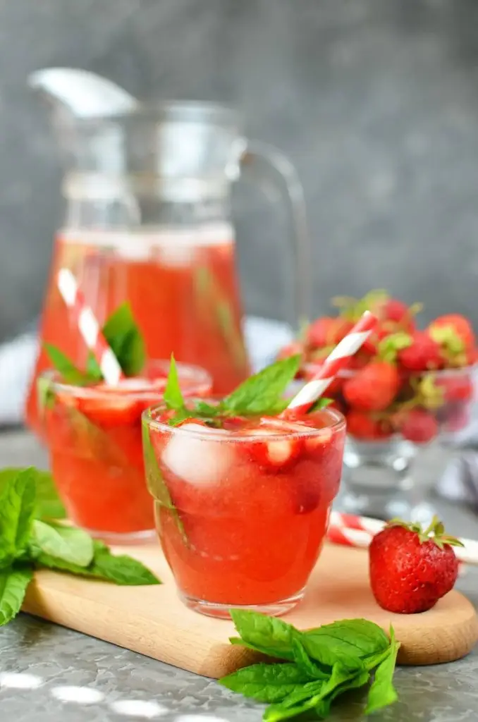Southern Strawberry Sweet Iced Tea
