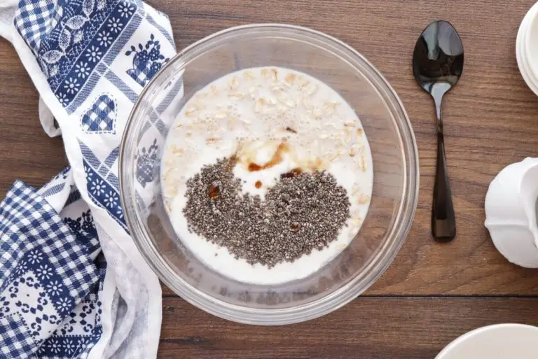 Step 1 - Strawberry Chia Overnight Oats
