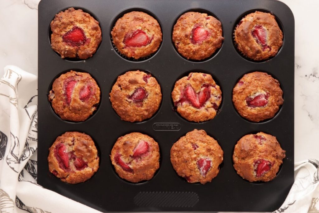 Strawberry Oatmeal Muffins recipe - step 8