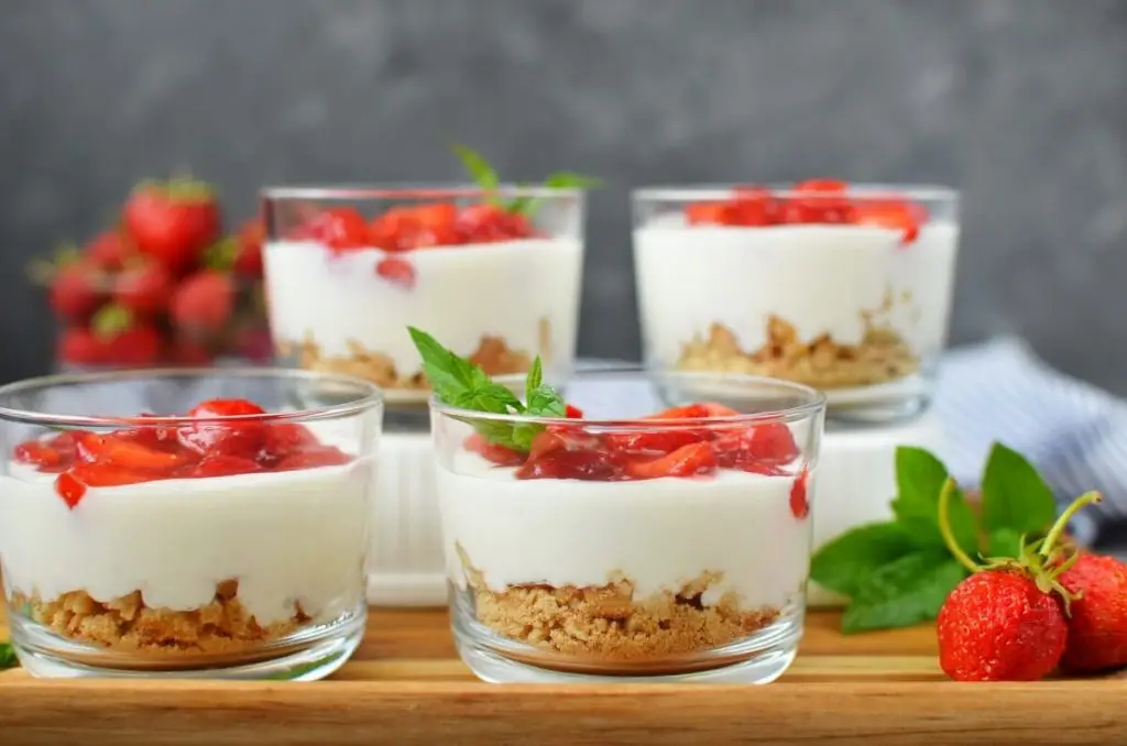 No-Bake Strawberry Cheesecakes