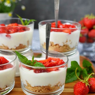 Strawberry cheesecakes Recipe-How To Make Strawberry cheesecakes-Homemade Strawberry cheesecakes