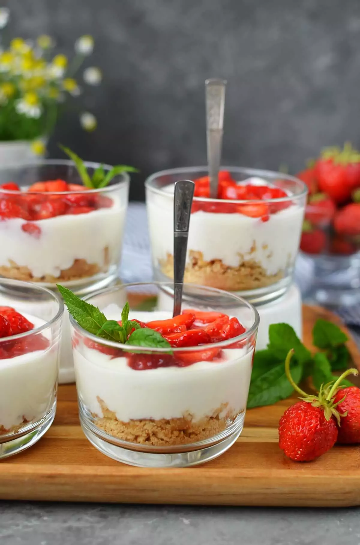No-Bake Strawberry Cheesecakes