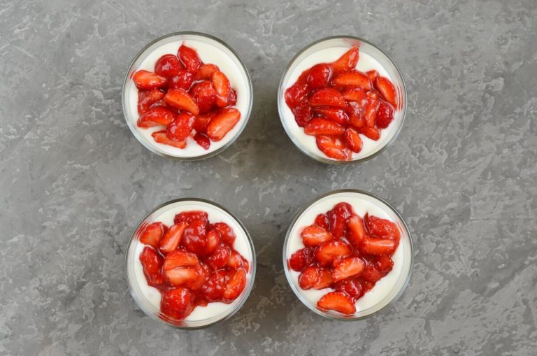Step 7 - No-Bake Strawberry Cheesecakes