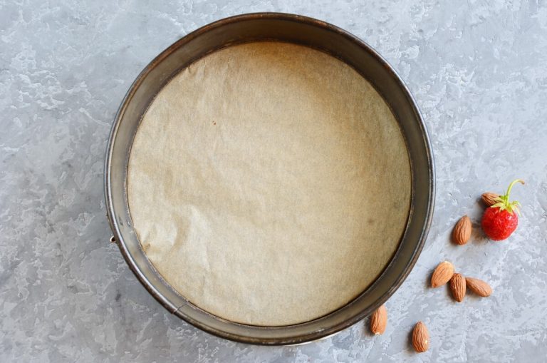 Step 1 - Strawberry & Almond Torte