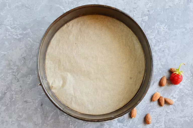 Step 1 - Strawberry & Almond Torte