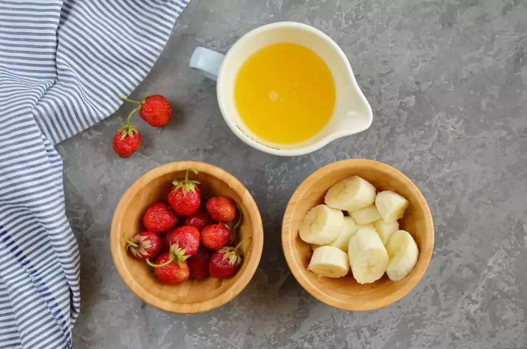 Ingredients for Strawberry Smoothie