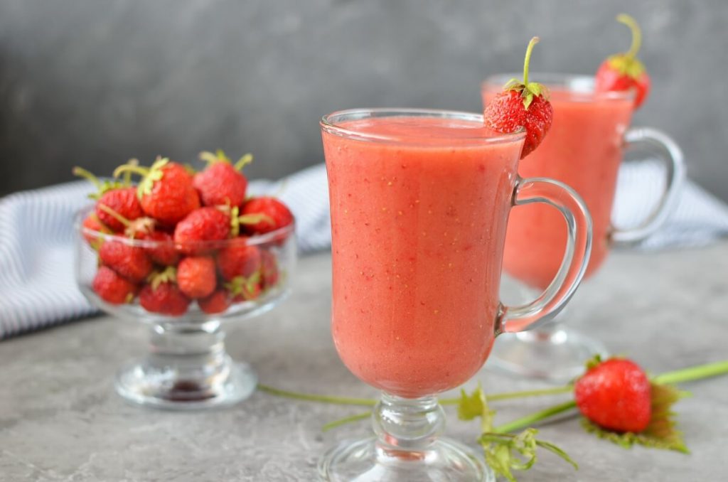 How to serve Strawberry Smoothie