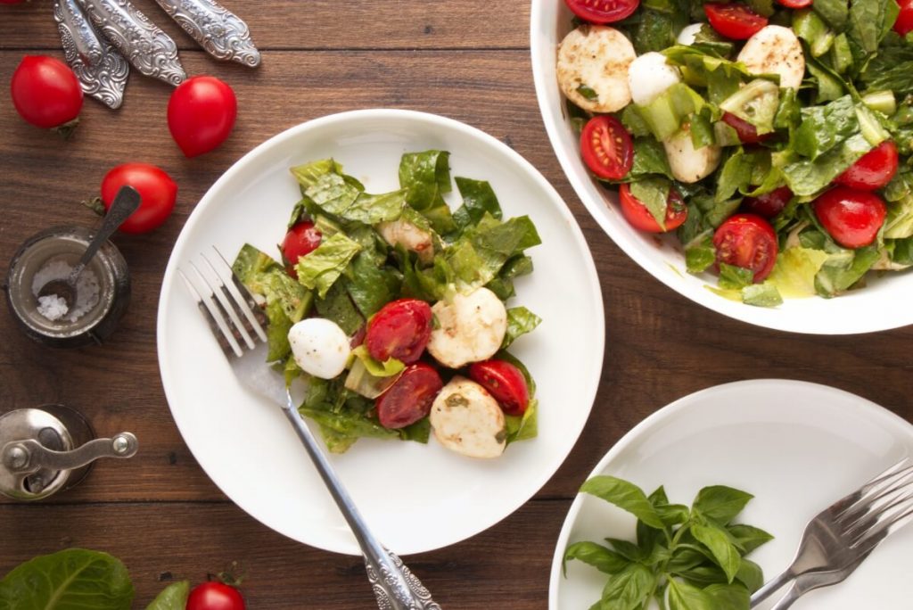 How to serve Tomato Mozzarella Salad with Lettuce