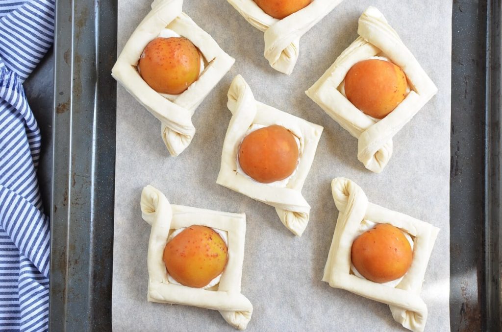 Apricot and Cream Cheese Pastry Recipe Cook.me Recipes
