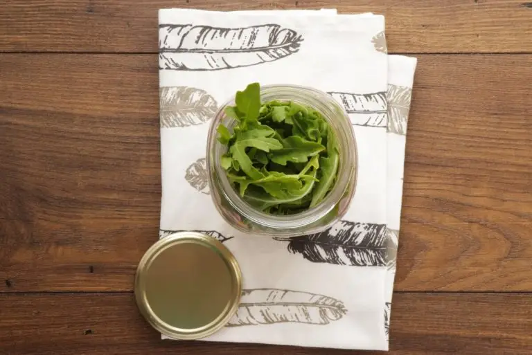 Step 3 - Arugula & Tuna Jar Salad