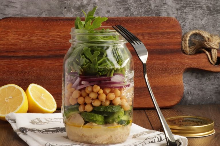Step 4 - Arugula & Tuna Jar Salad