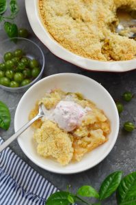 Easy Gooseberry Apple Crumble